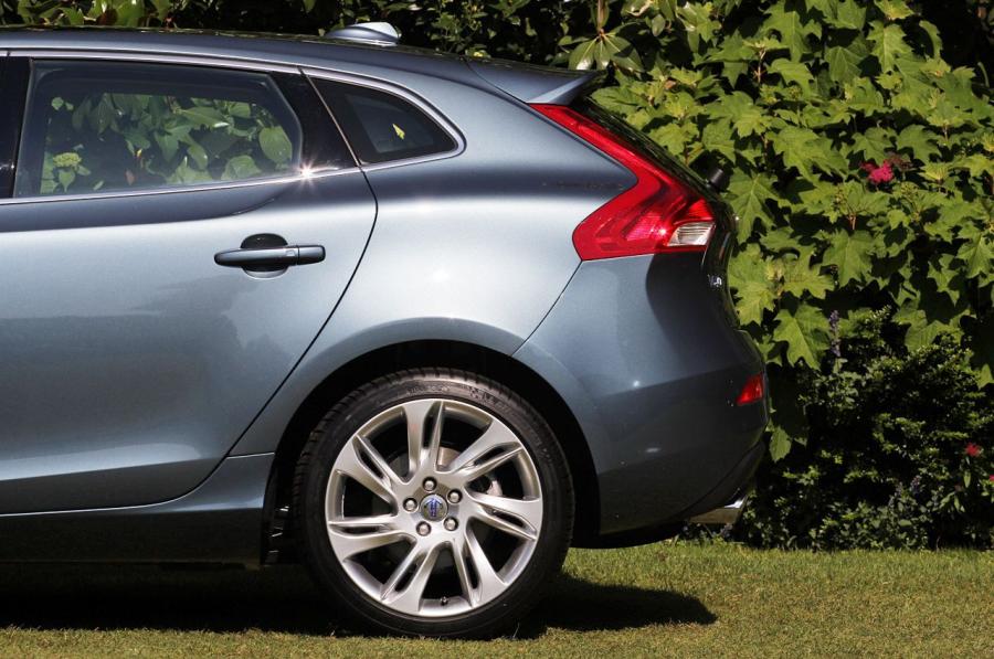  Volvo V40 2012 года  (фото 169 из 183)